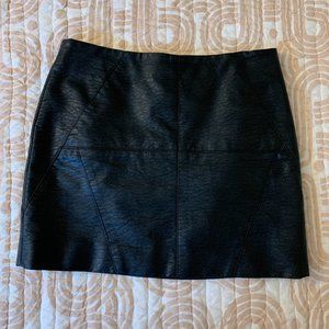 Faux Leather Black Mini Skirt 💋👠